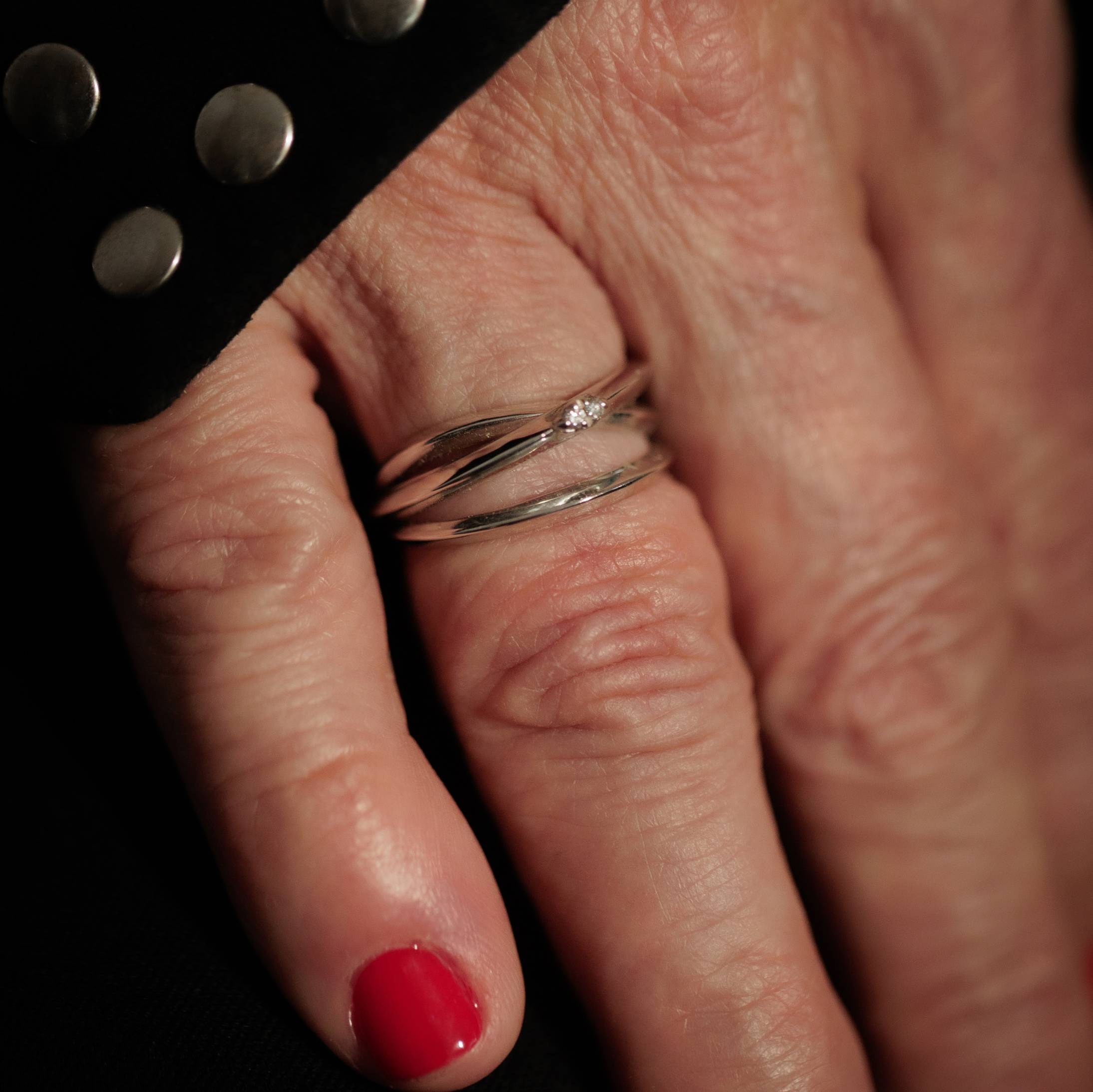 Anillo oro blanco con brillante