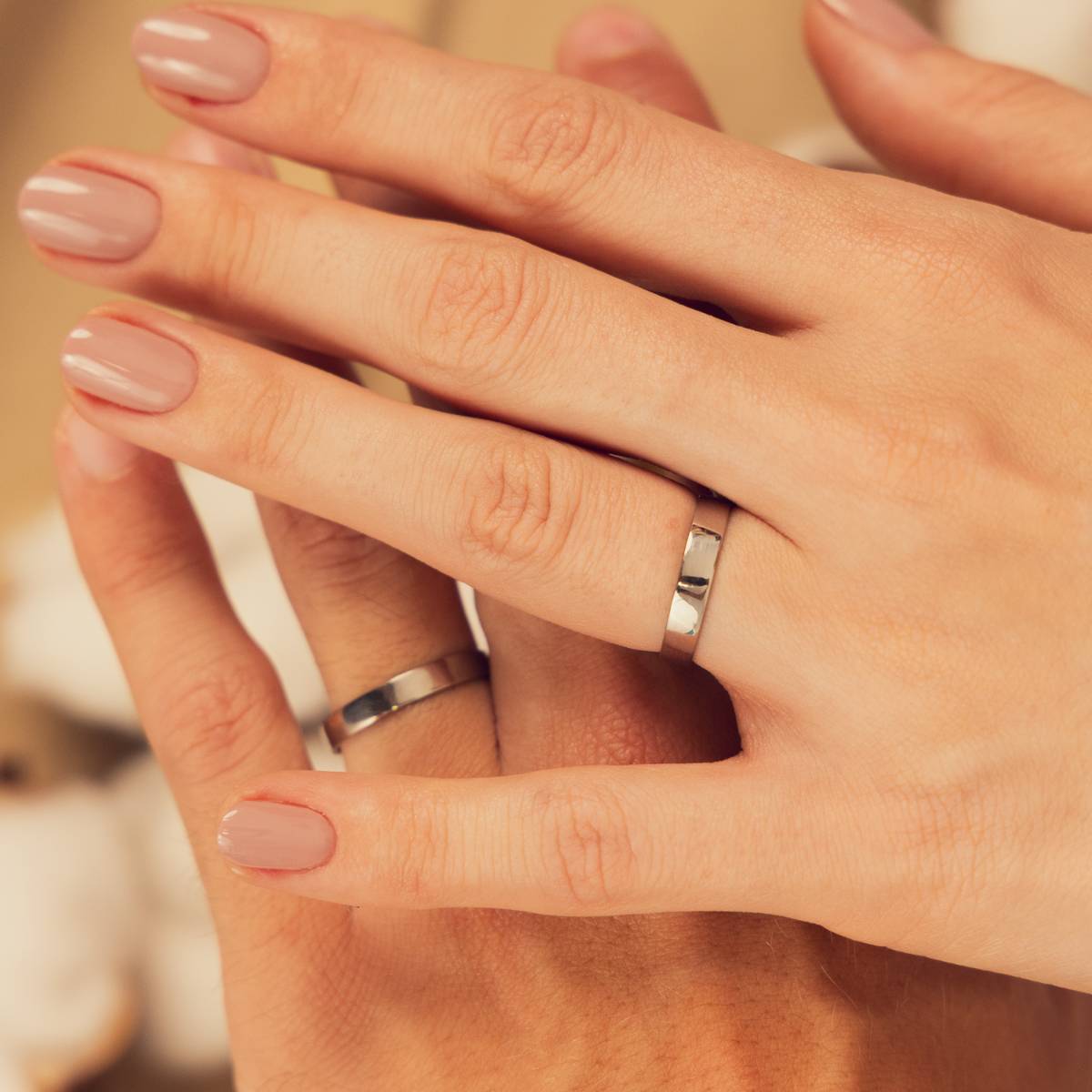 Cinta oro18k blanco 3.3x0.9mm