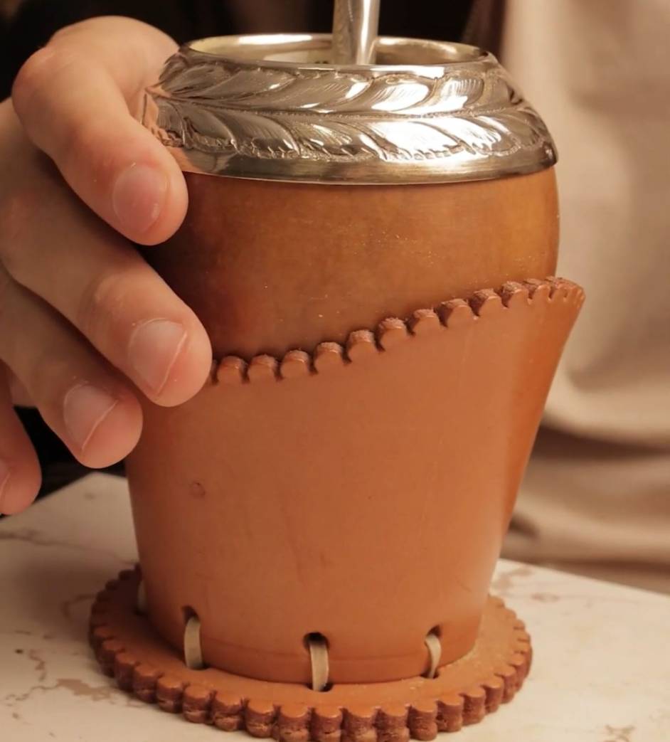 Porongo con borde de plata